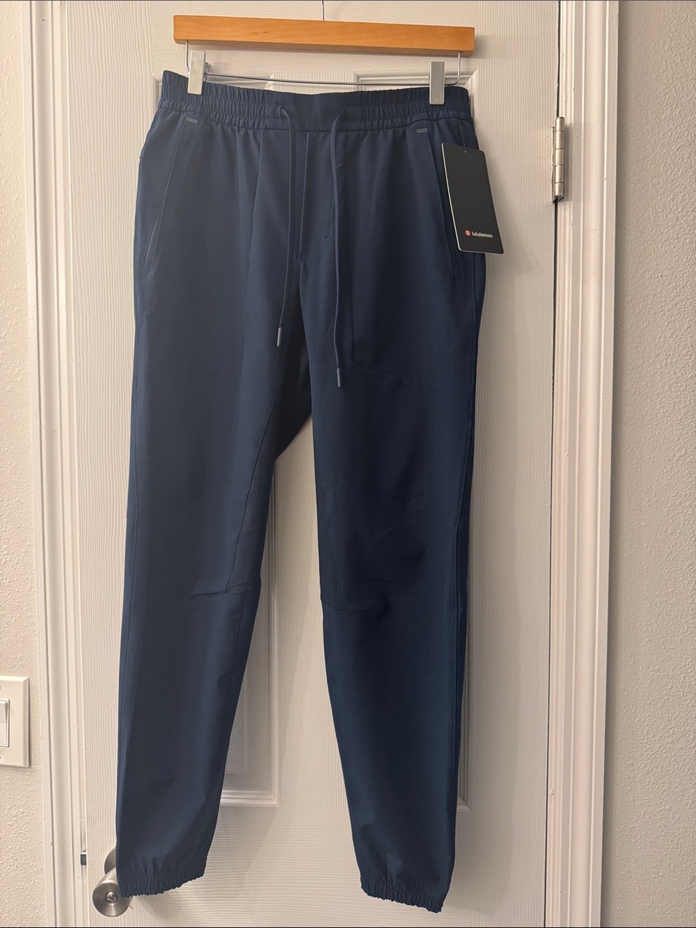 Lululemon Men's Navy License to Train Jogger